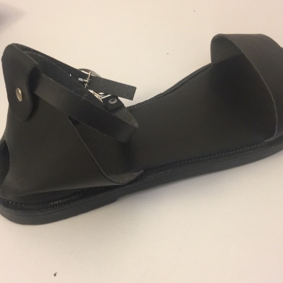 Black Sandals - Picture 3 of 4